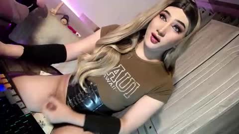 Snapshot of slut_bigcock chatting on 13, 7, 2026 Nathalie online show from 13, 7, 2026