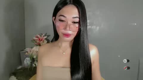 Snapshot of slutty_shanin chatting on 14, 1, 2025 SHANIN online show from 14, 1, 2025