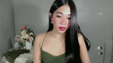 Snapshot of slutty_shanin chatting on 24, 1, 2025 SHANIN online show from 24, 1, 2025