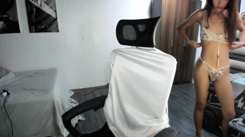Snapshot of sluttykaye chatting on 8, 4, 2026 Fansly SluttyKaye -DONT FORGET TO FOLLOW AND THUMBS UP online show from 8, 4, 2026