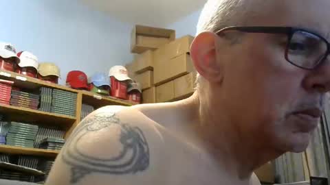 Snapshot of sluttyslave81 chatting on 9, 5, 2026 sluttyslave81 online show from 9, 5, 2026