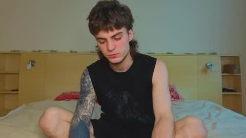 Snapshot of sly_gus chatting on 23, 6, 2026 Gus online show from 23, 6, 2026