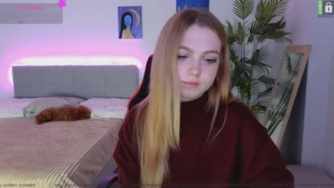 Snapshot of small_blondee chatting on 1, 12, 2024 Emily online show from 1, 12, 2024