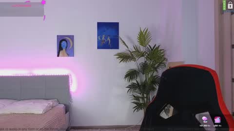 Snapshot of small_blondee chatting on 6, 12, 2024 Emily online show from 6, 12, 2024