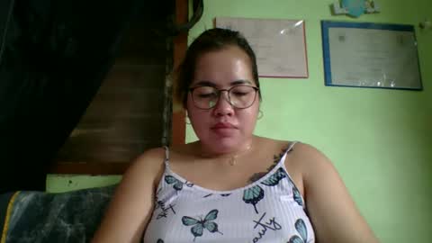 Snapshot of small_boobs59 chatting on 22, 4, 2026 Lovewella online show from 22, 4, 2026