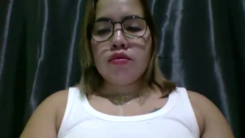 Snapshot of small_boobs59 chatting on 5, 5, 2026 Lovewella online show from 5, 5, 2026