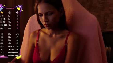Snapshot of small_emma0 chatting on 8, 10, 2025 Emma online show from 8, 10, 2025