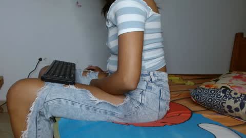 smallflorecita online show from 6, 1, 2025