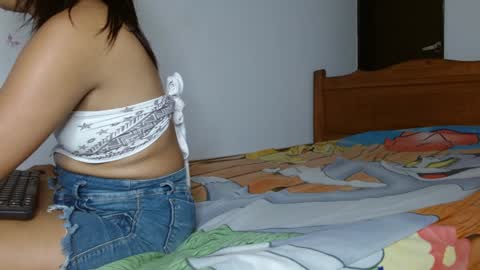 smallflorecita online show from 29, 1, 2025