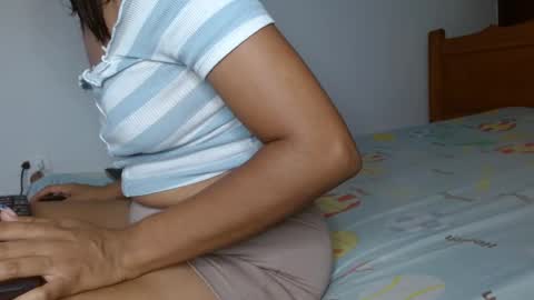 smallflorecita online show from 9, 3, 2025