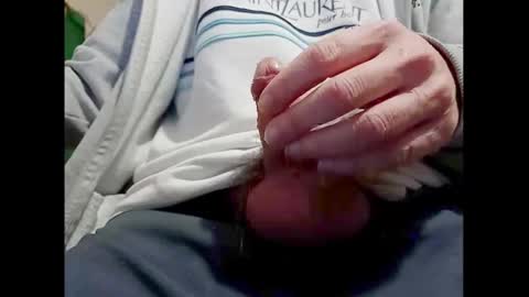 Snapshot of smallhairyuncut chatting on 17, 1, 2025 Small Hairy Uncut online show from 17, 1, 2025