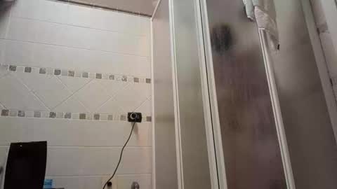 smallone8825 online show from 15, 4, 2026