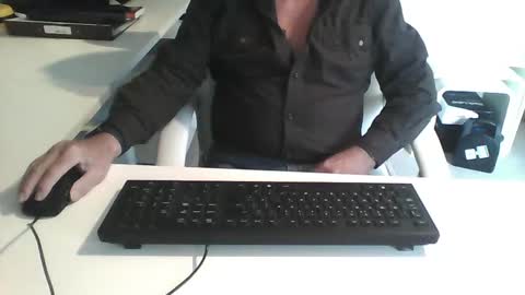 Snapshot of smilesnsmiles chatting on 3, 2, 2025 George online show from 3, 2, 2025