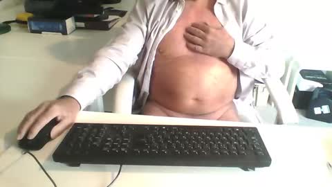 Snapshot of smilesnsmiles chatting on 5, 2, 2025 George online show from 5, 2, 2025