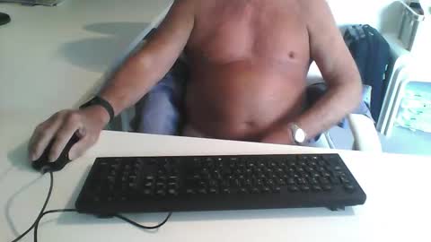 Snapshot of smilesnsmiles chatting on 12, 3, 2025 George online show from 12, 3, 2025