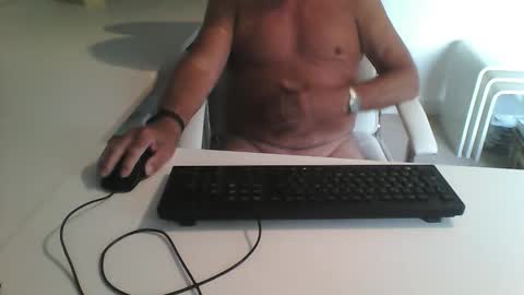 Snapshot of smilesnsmiles chatting on 18, 9, 2025 George online show from 18, 9, 2025