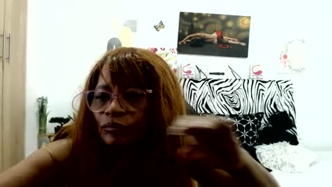 Snapshot of smilet_milf chatting on 7, 7, 2026 Smileth online show from 7, 7, 2026