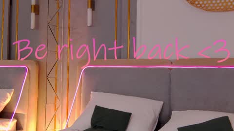 Mia online show from 2, 3, 2025