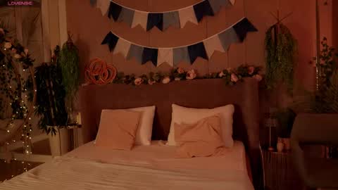 Mia online show from 5, 10, 2025