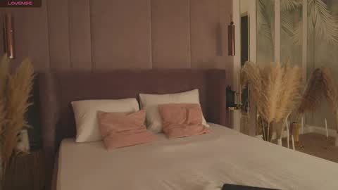 Snapshot of smiley_mia_ chatting on 8, 2, 2026 Mia online show from 8, 2, 2026