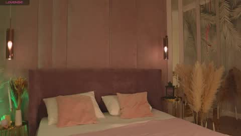 Snapshot of smiley_mia_ chatting on 3, 3, 2026 Mia online show from 3, 3, 2026