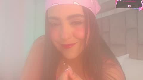 Snapshot of smiling__girl chatting on 30, 9, 2025 online show from 30, 9, 2025