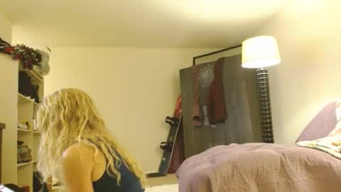 Snapshot of smitheight chatting on 2, 3, 2025 smitheight online show from 2, 3, 2025