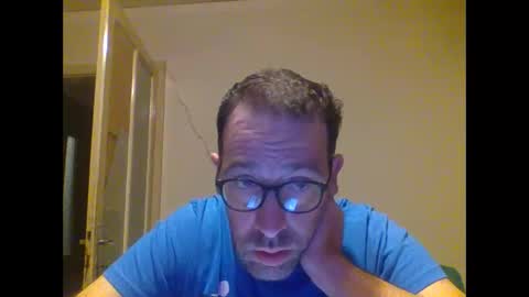 Snapshot of smokered100s chatting on 14, 9, 2025 luca online show from 14, 9, 2025