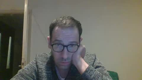 Snapshot of smokered100s chatting on 27, 9, 2025 luca online show from 27, 9, 2025