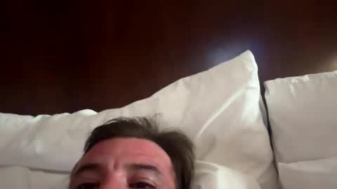 Snapshot of smokes408 chatting on 15, 11, 2025 smokes408 online show from 15, 11, 2025