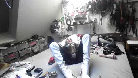 smokeslut365 online show from 4, 3, 2025