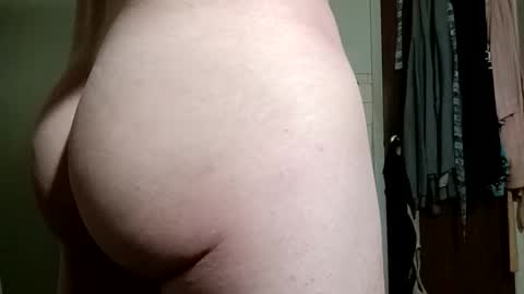 Snapshot of smokewagon22 chatting on 30, 10, 2025 smokewagon22 online show from 30, 10, 2025