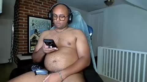 Snapshot of smoothj2015 chatting on 8, 8, 2026 Smoothj2011 online show from 8, 8, 2026
