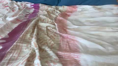 sneakkyuk online show from 17, 12, 2025