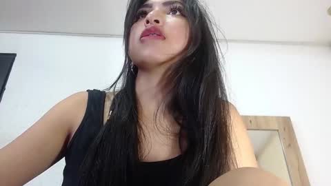 Snapshot of sneakyy_fantasy chatting on 4, 1, 2025 Hellen  online show from 4, 1, 2025