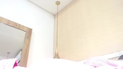 Snapshot of sneakyy_fantasy chatting on 4, 1, 2025 Hellen  online show from 4, 1, 2025