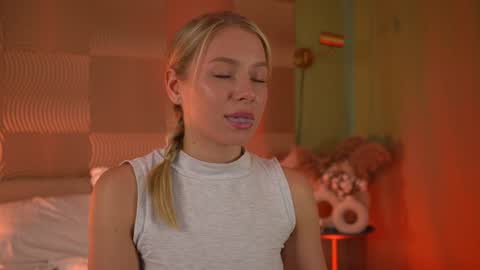 Candice Snow online show from 25, 12, 2024