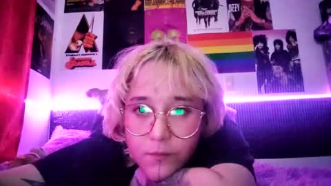 Snapshot of snow_party420 chatting on 18, 6, 2026 online show from 18, 6, 2026
