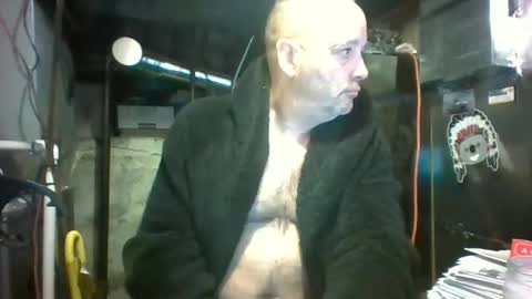 Snapshot of snowboarder699 chatting on 28, 4, 2026 watchmecum online show from 28, 4, 2026