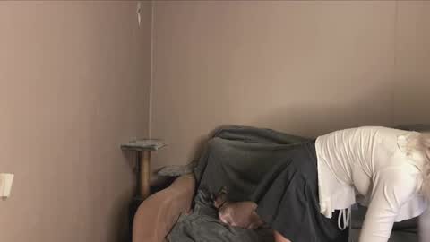 snowy_alice online show from 11, 10, 2025