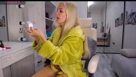 Monna online show from 6, 11, 2025