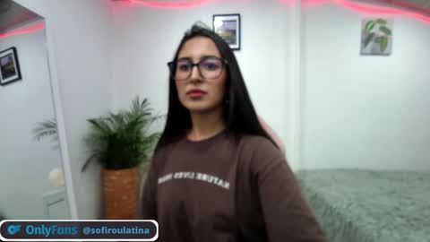 Snapshot of soffi_rousel_ chatting on 3, 1, 2025 soffi_rousel_ online show from 3, 1, 2025