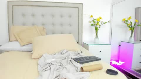 sofhyalove online show from 19, 4, 2026