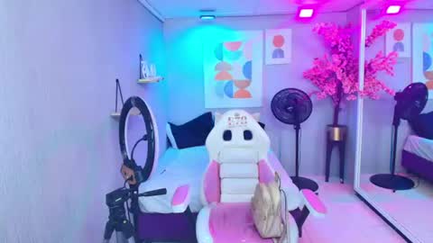Sofia  online show from 4, 7, 2026