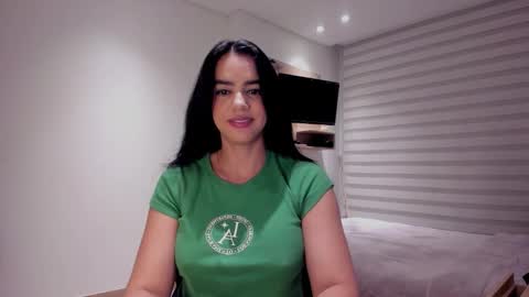 Snapshot of sofi_saenzz chatting on 8, 10, 2025 Sofi Saenzz online show from 8, 10, 2025