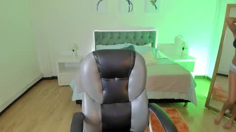 Snapshot of sofia_collen_ chatting on 1, 10, 2025 sofia_collen_ online show from 1, 10, 2025