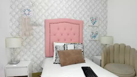 Snapshot of sofia_martinez9 chatting on 2, 7, 2026 sofia_martinez9 online show from 2, 7, 2026