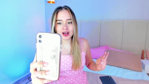 Snapshot of sofia_pamela chatting on 7, 12, 2024 SOFIA PAMELA online show from 7, 12, 2024
