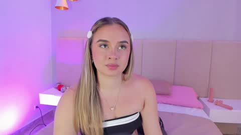 Snapshot of sofia_pamela chatting on 27, 12, 2024 SOFIA PAMELA online show from 27, 12, 2024