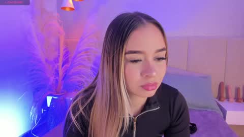 Snapshot of sofia_pamela chatting on 4, 2, 2025 SOFIA PAMELA online show from 4, 2, 2025